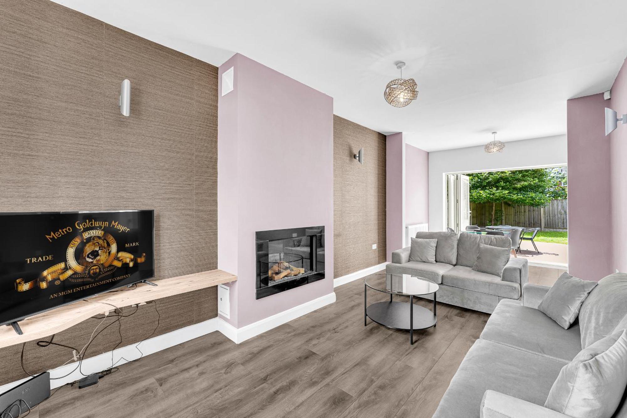 Brook Meadow House, 4 Bed House, Manchester Astley  Exterior photo