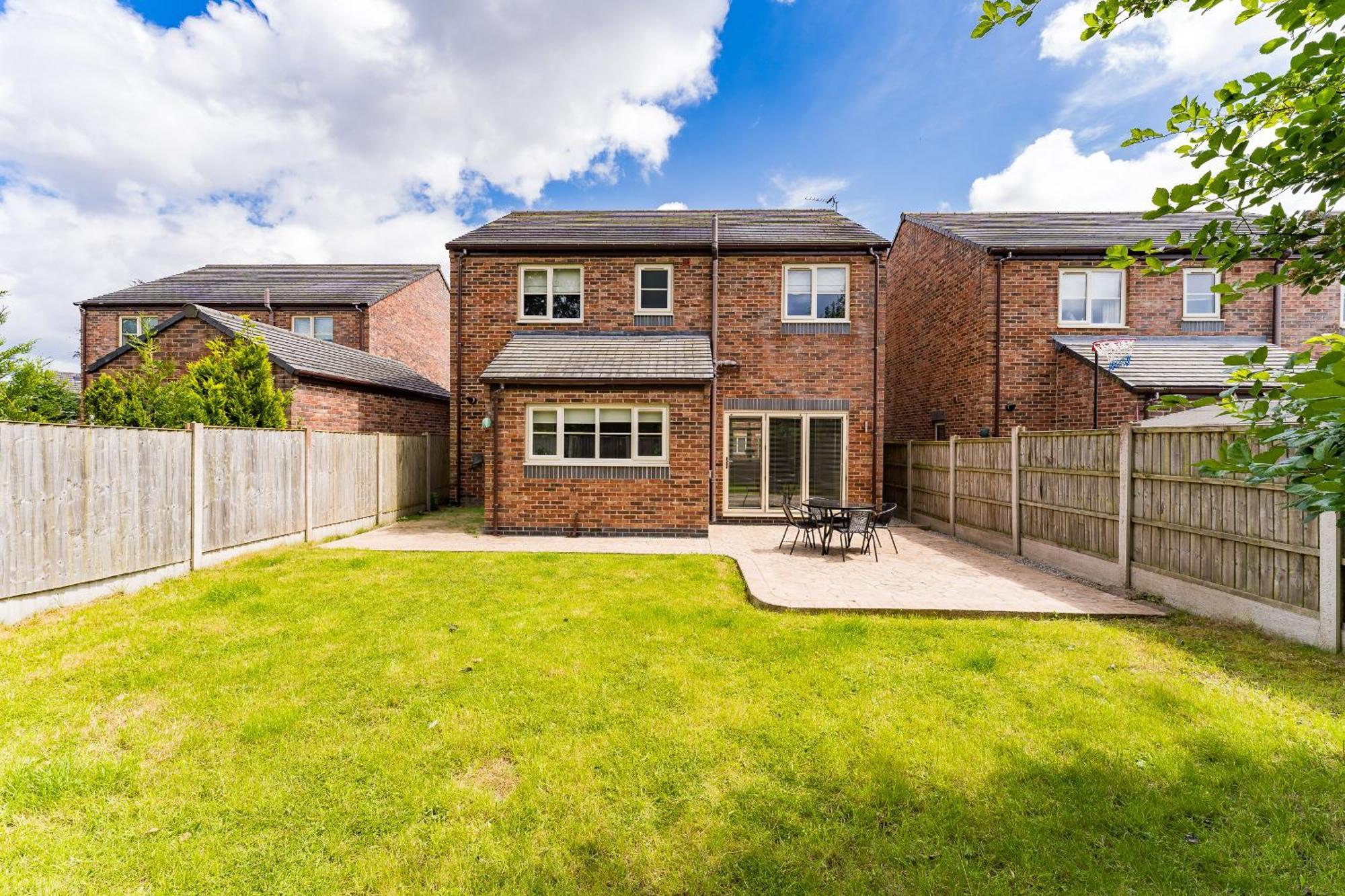 Brook Meadow House, 4 Bed House, Manchester Astley  Exterior photo