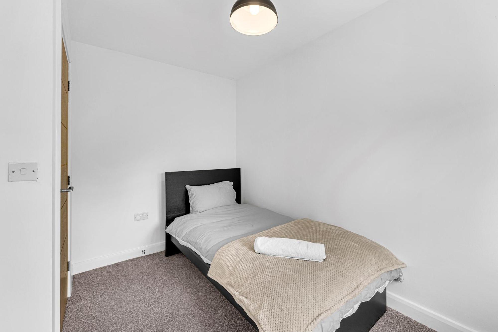 Brook Meadow House, 4 Bed House, Manchester Astley  Exterior photo