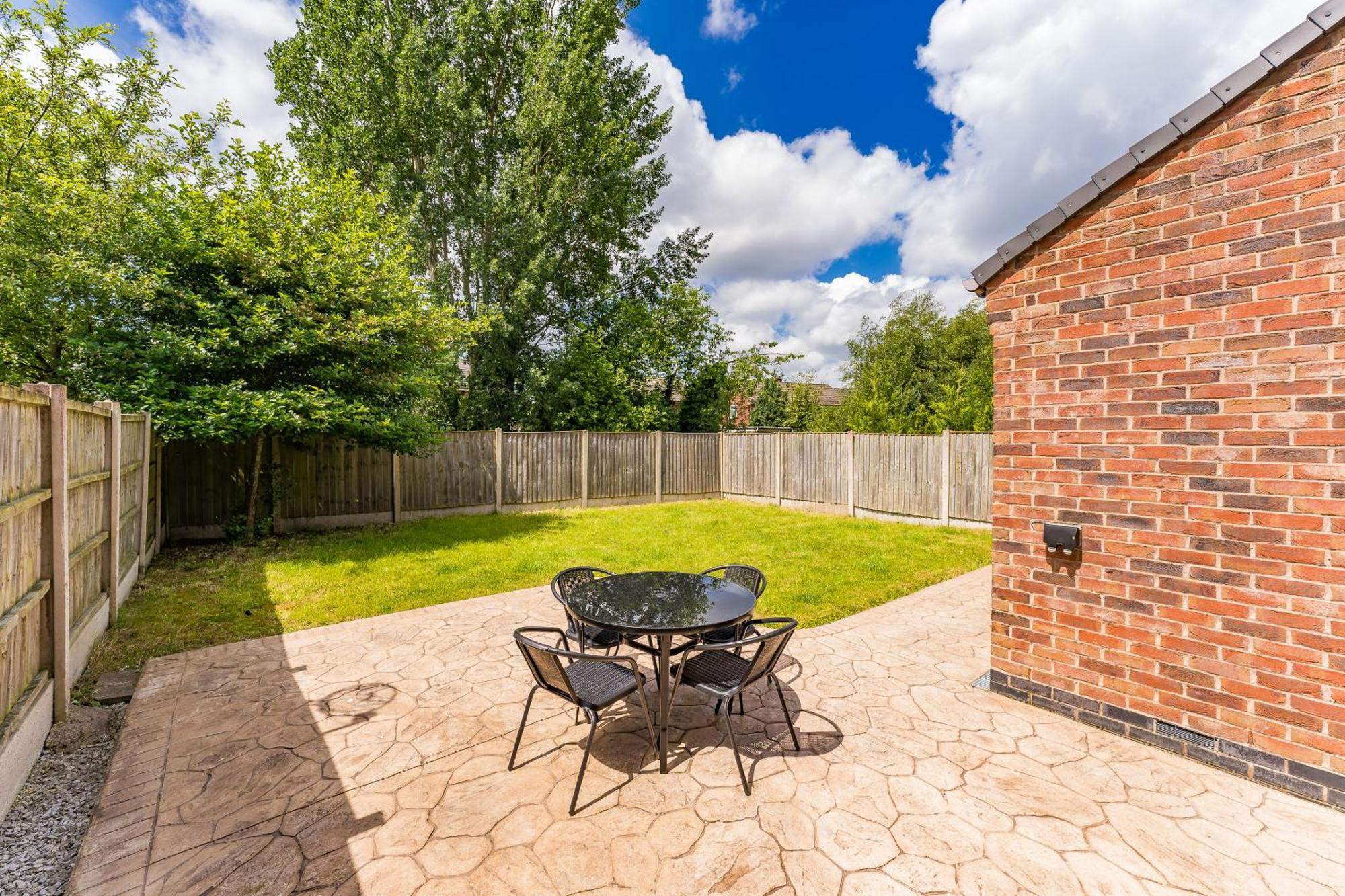 Brook Meadow House, 4 Bed House, Manchester Astley  Exterior photo