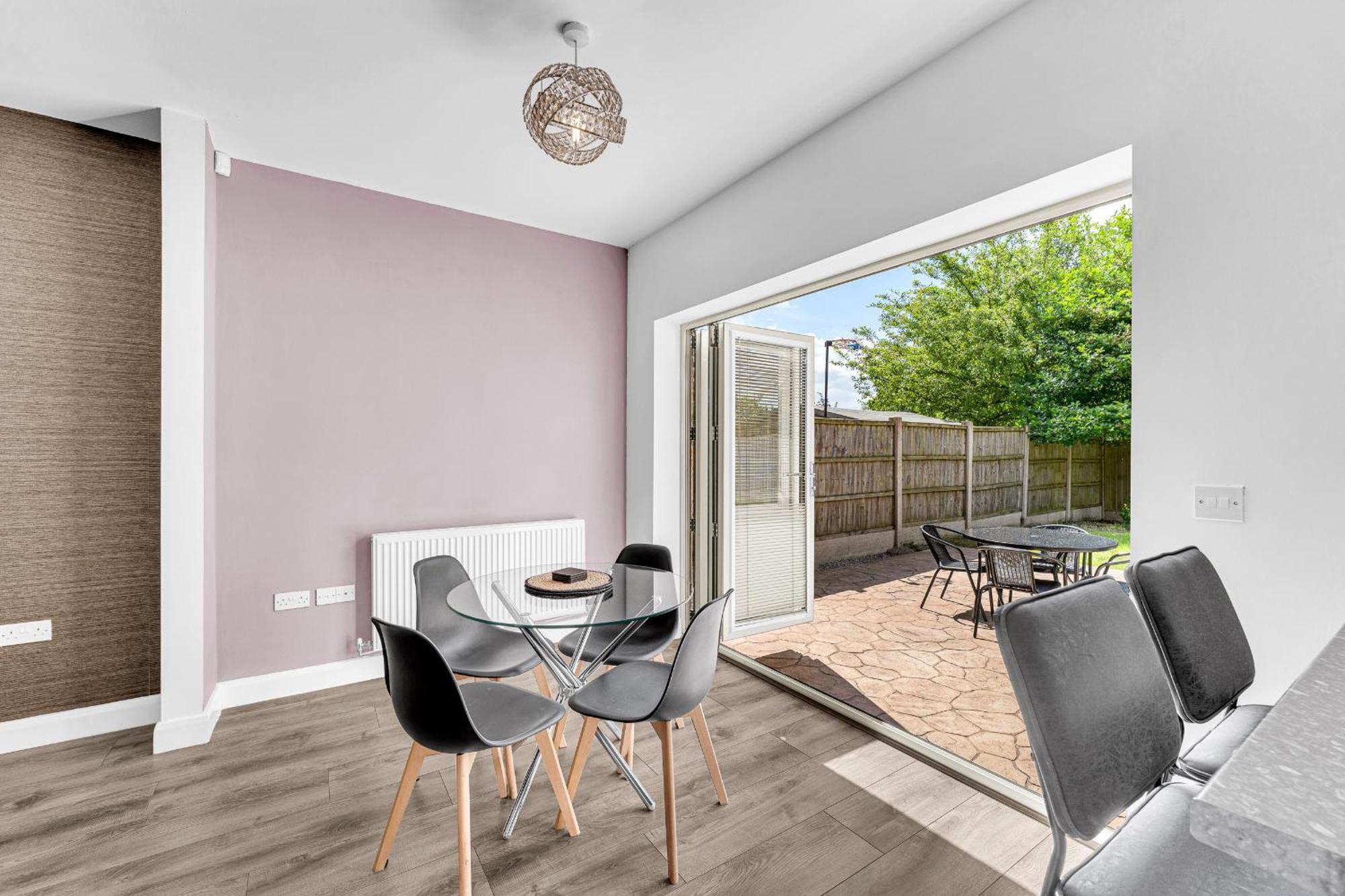 Brook Meadow House, 4 Bed House, Manchester Astley  Exterior photo